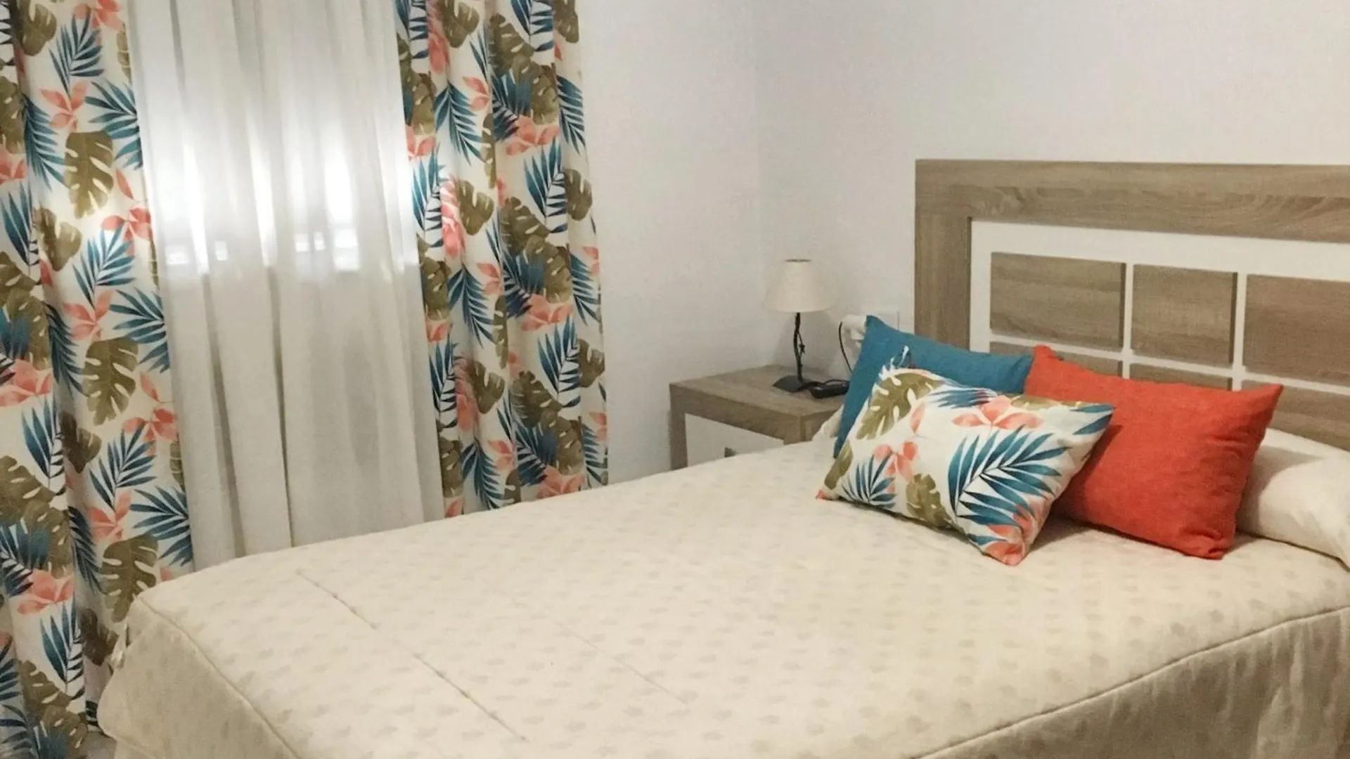 Charming City Centre Apartment In Cordoba With Parking
